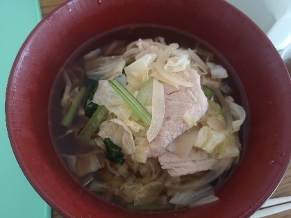 たっぷり野菜と豚肉の醤油ラーメン