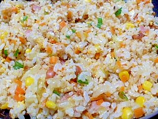 家にある野菜でコンソメチャーハン レシピ 作り方 By イ シュリー 楽天レシピ 家にある野菜でコンソメチャーハン レシピ 作り方 By イ シュリー 楽天レシピ