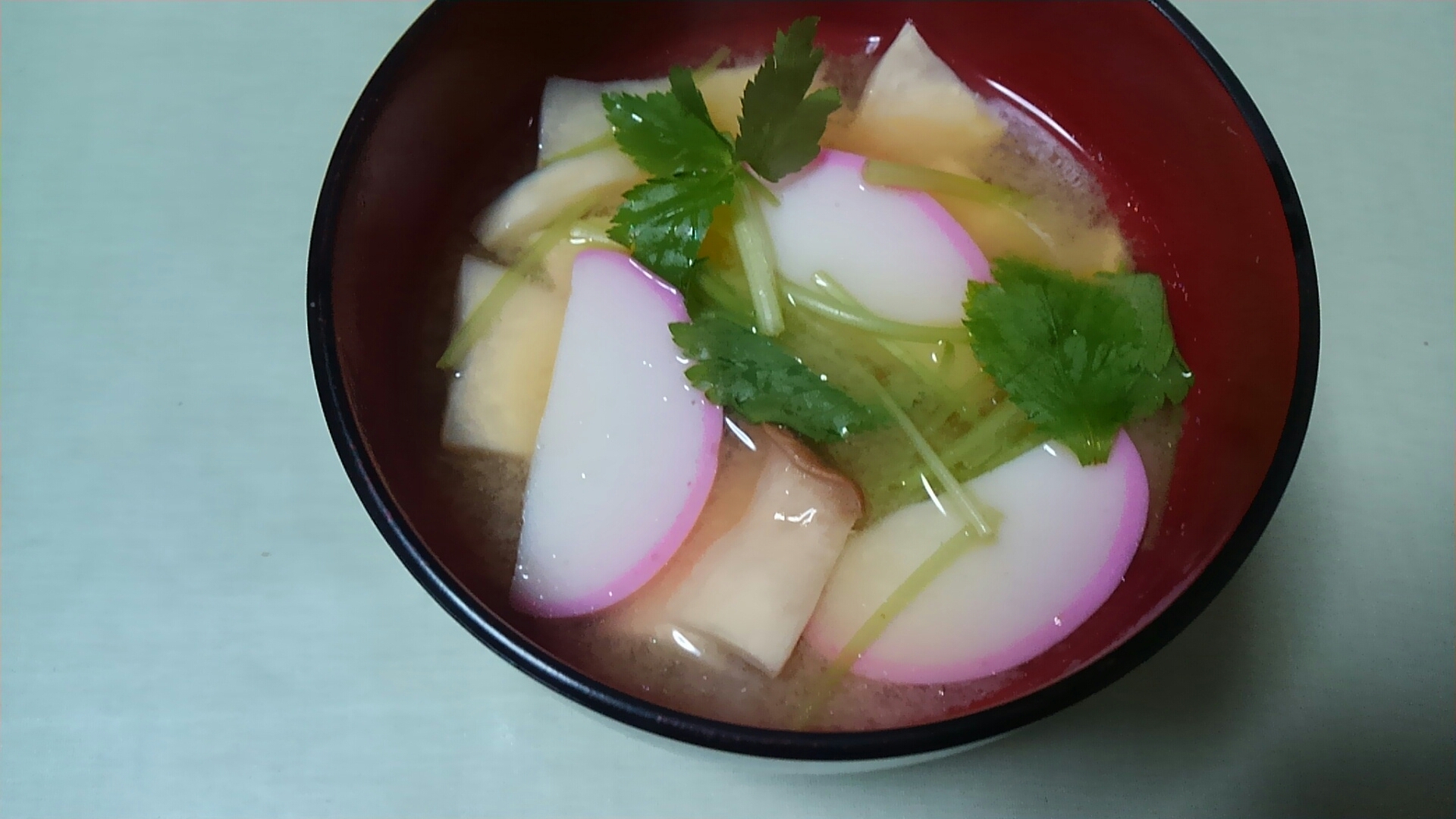 エリンギと蒲鉾と三つ葉の味噌汁＊