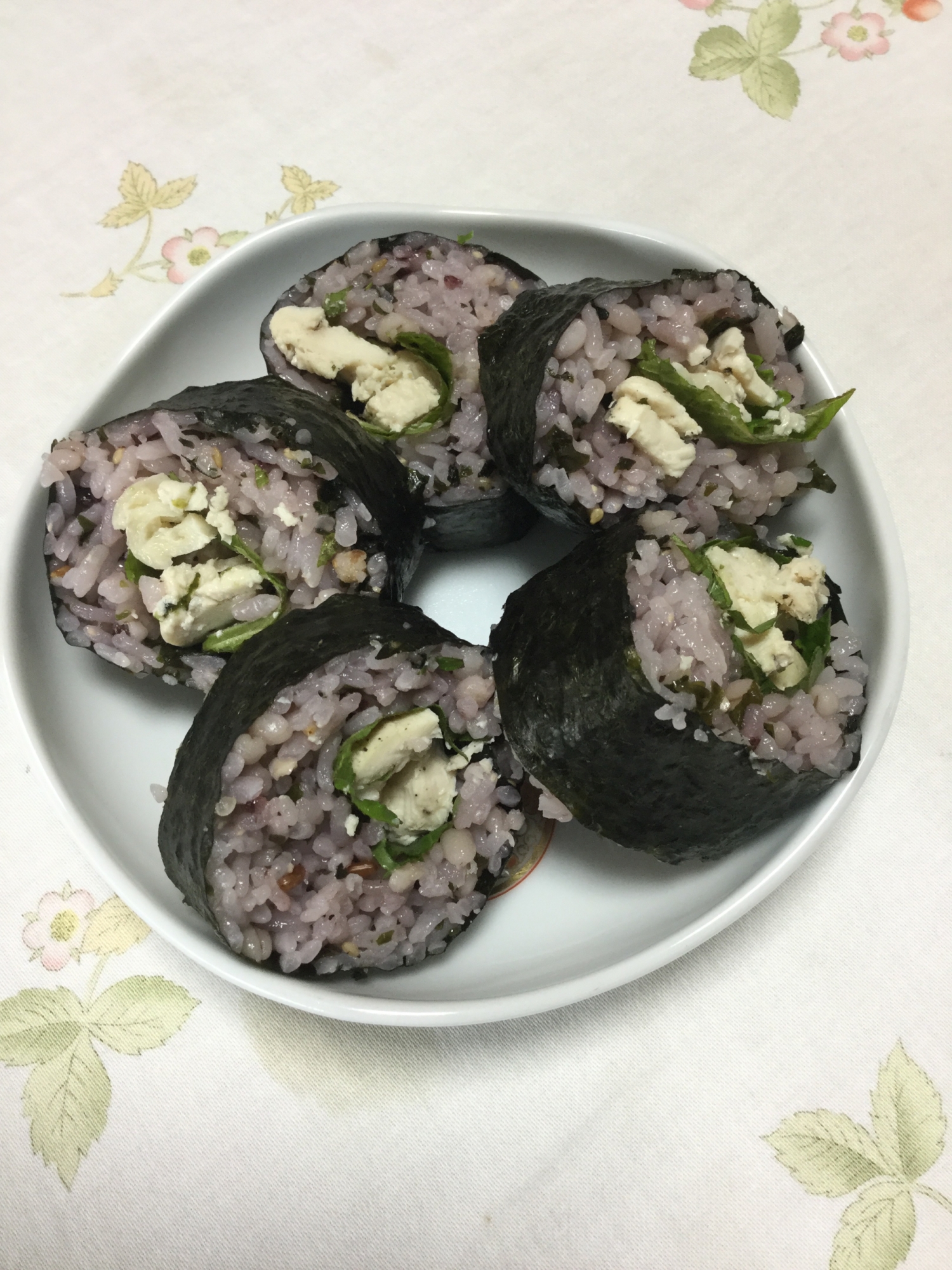 鶏ハムとしその海苔巻き