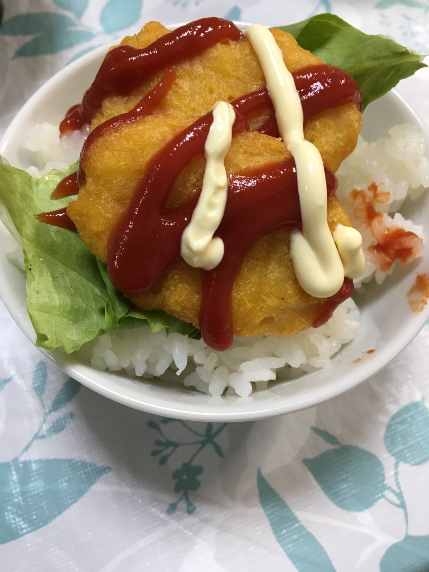 冷凍ナゲットのせ(*^^*)ご飯☆