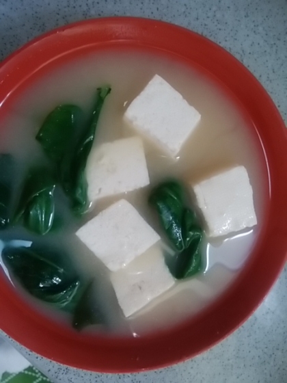 青梗菜と豆腐の味噌汁