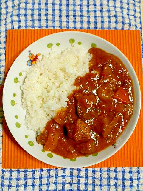 牛すじ肉のトマトカレー♪