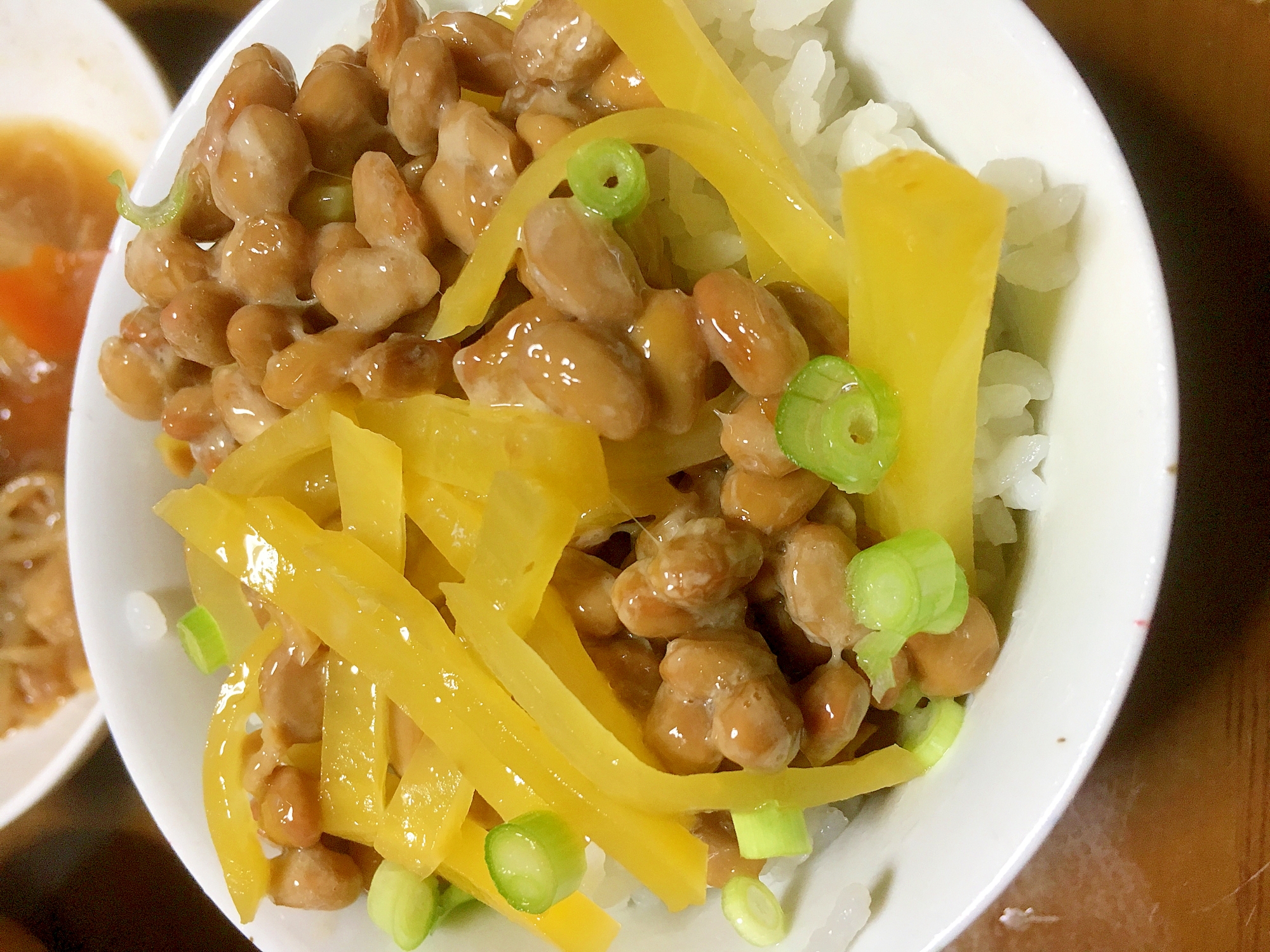 納豆沢庵丼