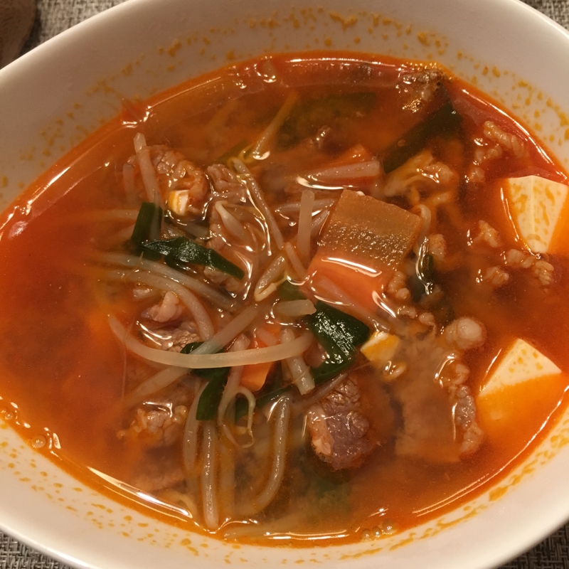 ユッケジャンスープ レシピ 作り方 By りみ1617 楽天レシピ ユッケジャンスープ レシピ 作り方 By りみ1617 楽天レシピ