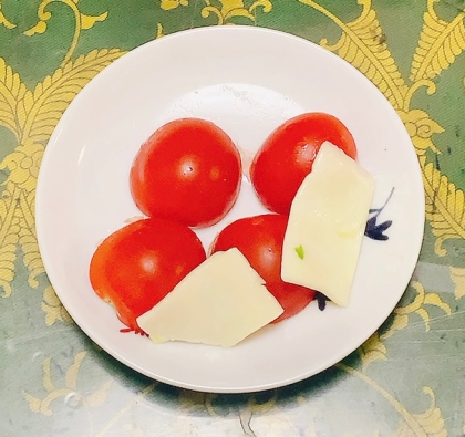 【白ワインに合う】トマトチーズサラダ
