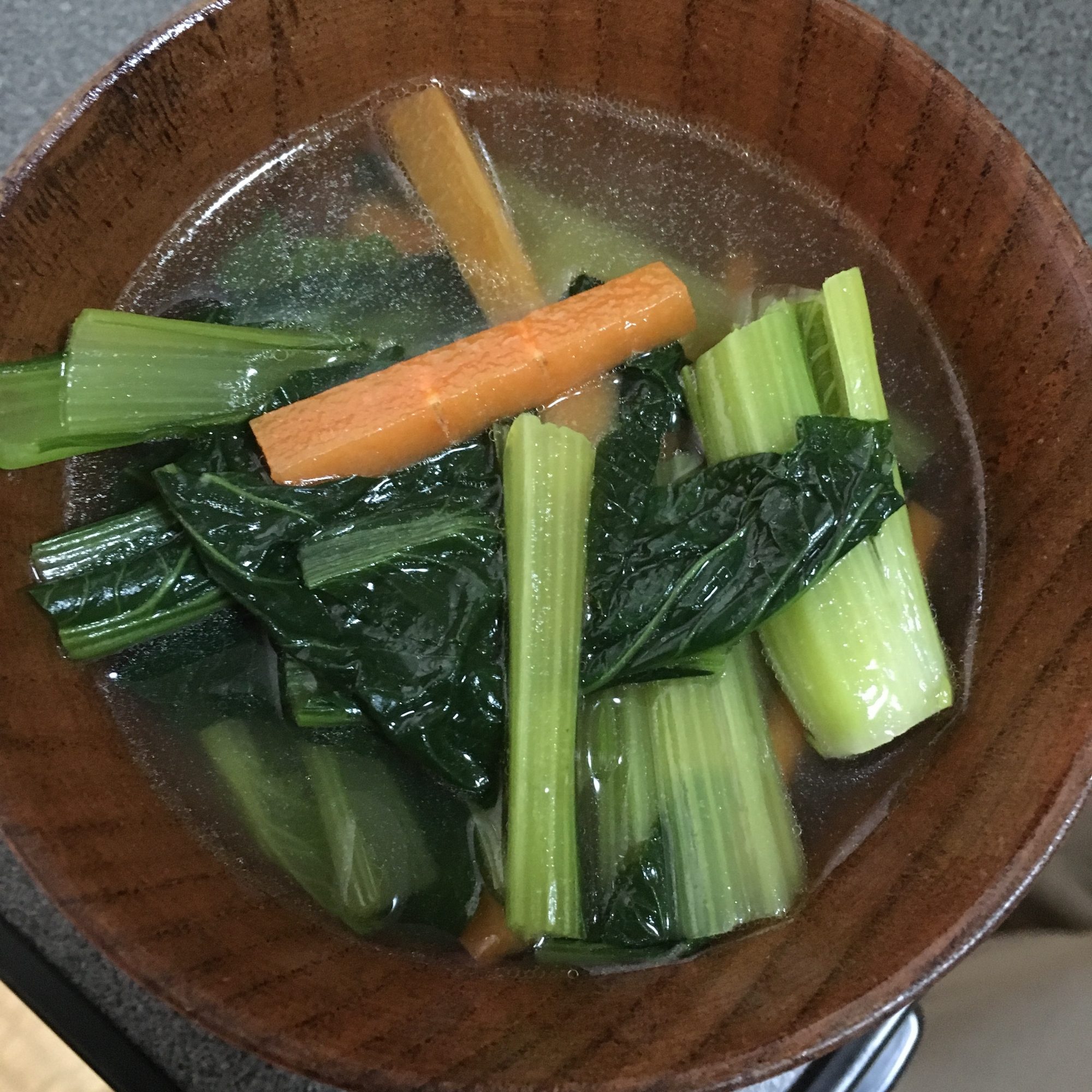 小松菜と人参の中華スープ