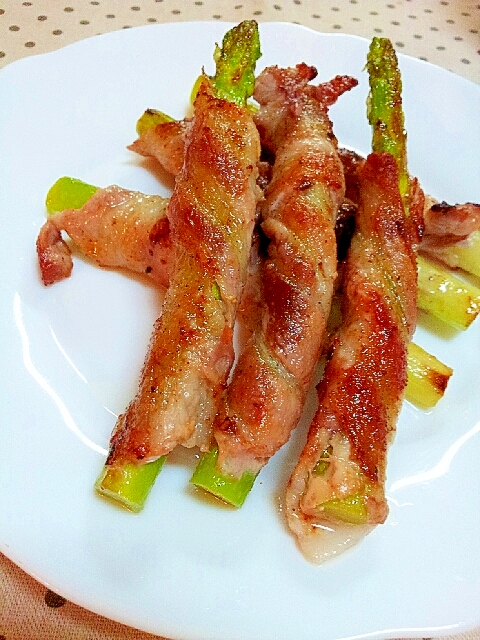 簡単 お弁当にも 豚バラ肉のアスパラ巻き レシピ 作り方 By ラズベリっち 楽天レシピ
