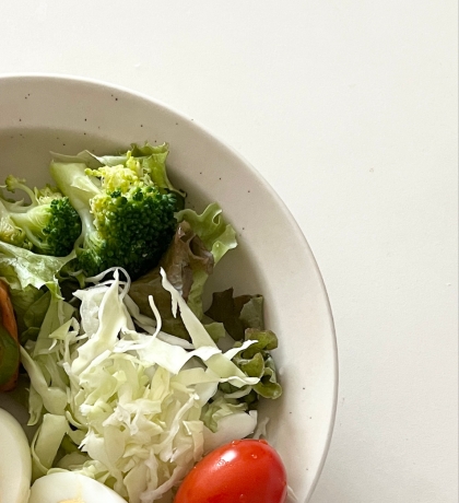 トマトブロッコリーレタスのサラダ