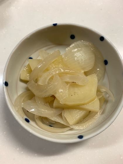 試しに半量で作ってみました。だしはほんだしを使いました。味が濃いのかなと思って塩はふたつまみほどに。(水は180cc)少し薄味でしたが優しいさっぱり味でした！