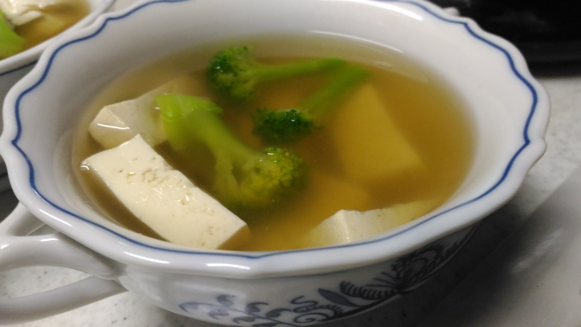 豆腐とブロッコリーの和風スープ