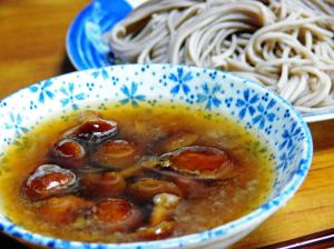 みぞれなめこつゆの蕎麦