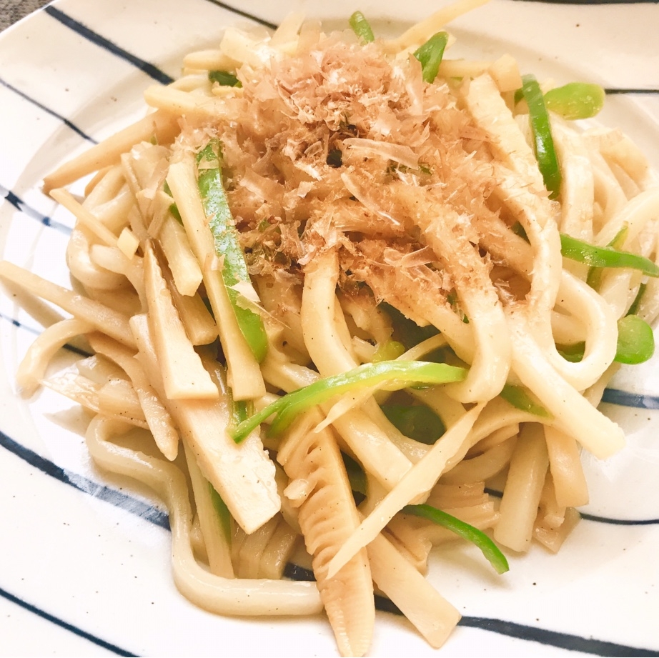 炒めるだけ！たけのことピーマンの焼うどん