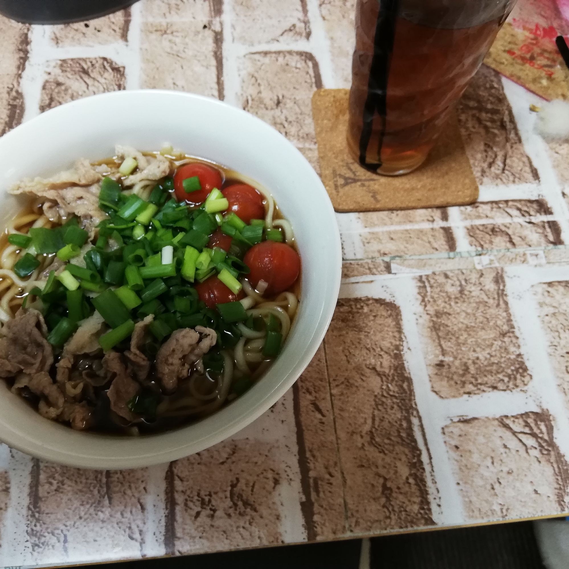 豚肉とプチトマトのうどん