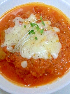 トマトとひき肉のチーズスープ