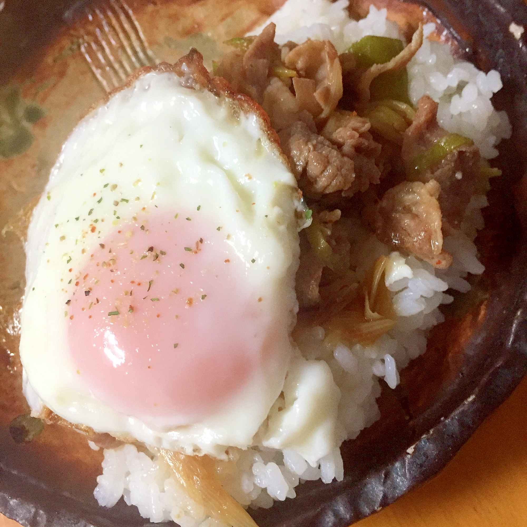 焼き肉と目玉焼きの丼★