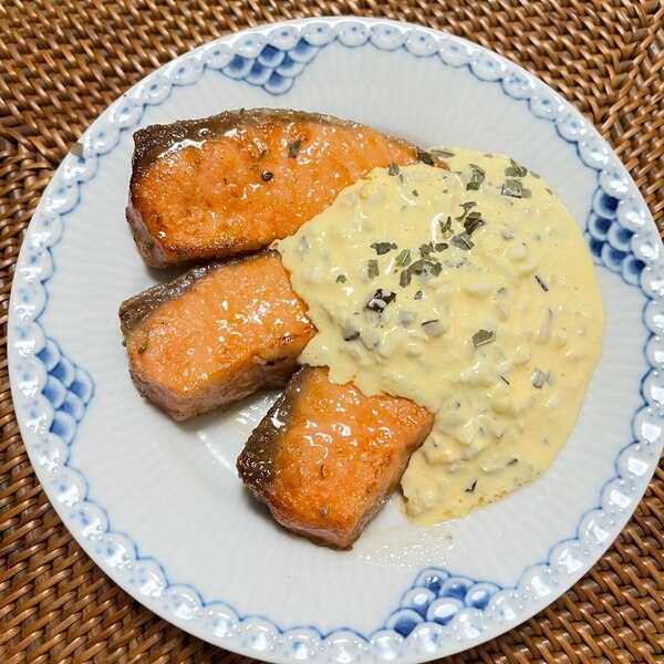 タルタルソースで食べるサーモンのムニエル レシピ 作り方 By えみちゃん511 楽天レシピ タルタルソースで食べるサーモンのムニエル レシピ 作り方 By えみちゃん511 楽天レシピ