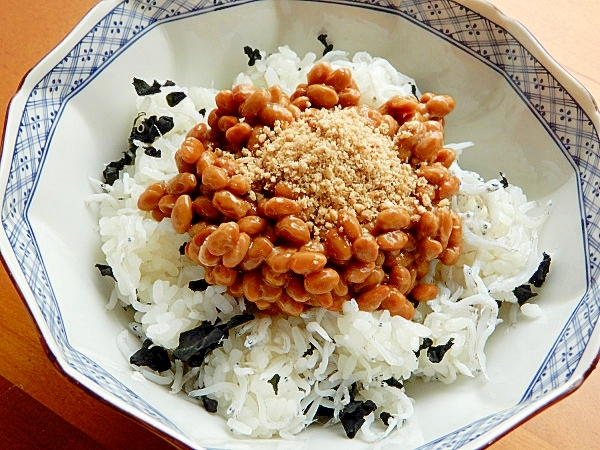 ５分！まな板なし❤しらす混ぜご飯の納豆かけ丼♪