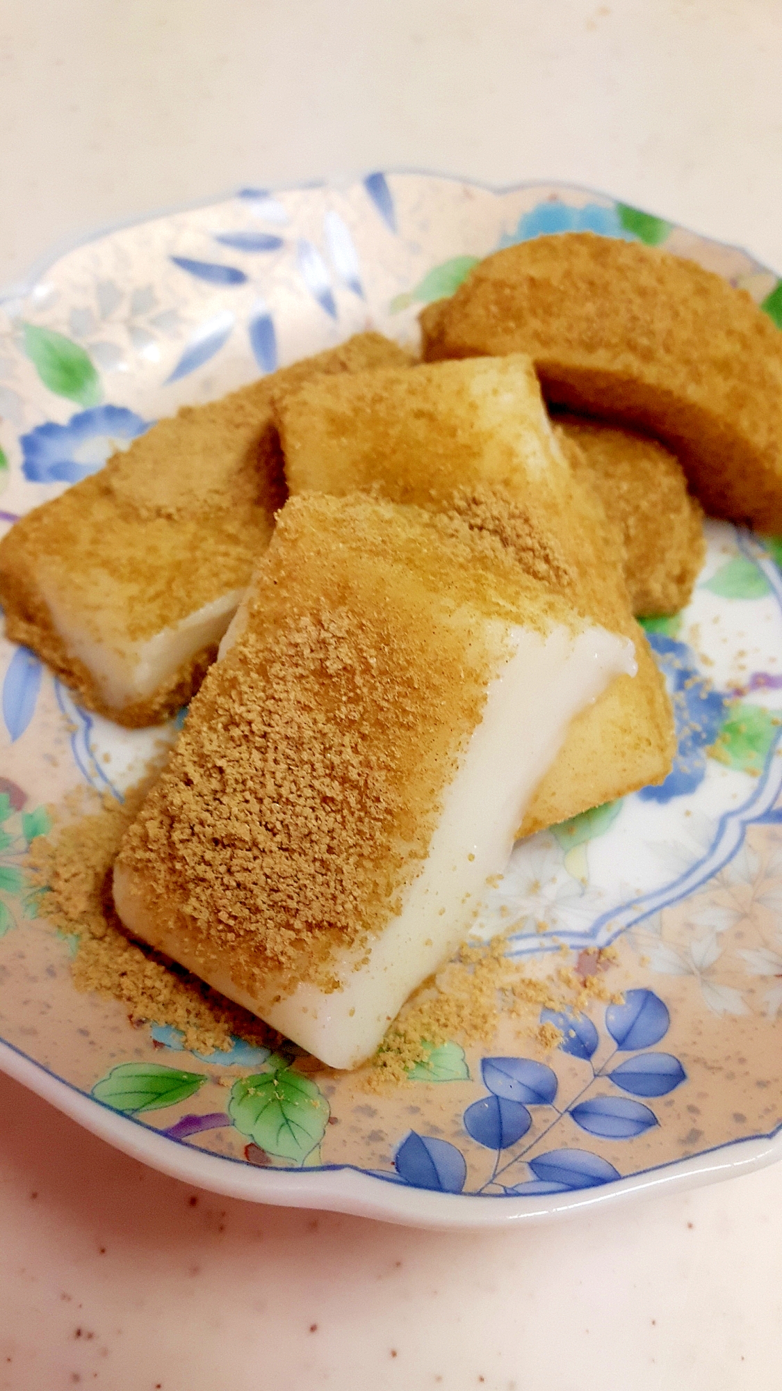 簡単！(^^)片栗粉のミルク餅with緑茶きなこ♪