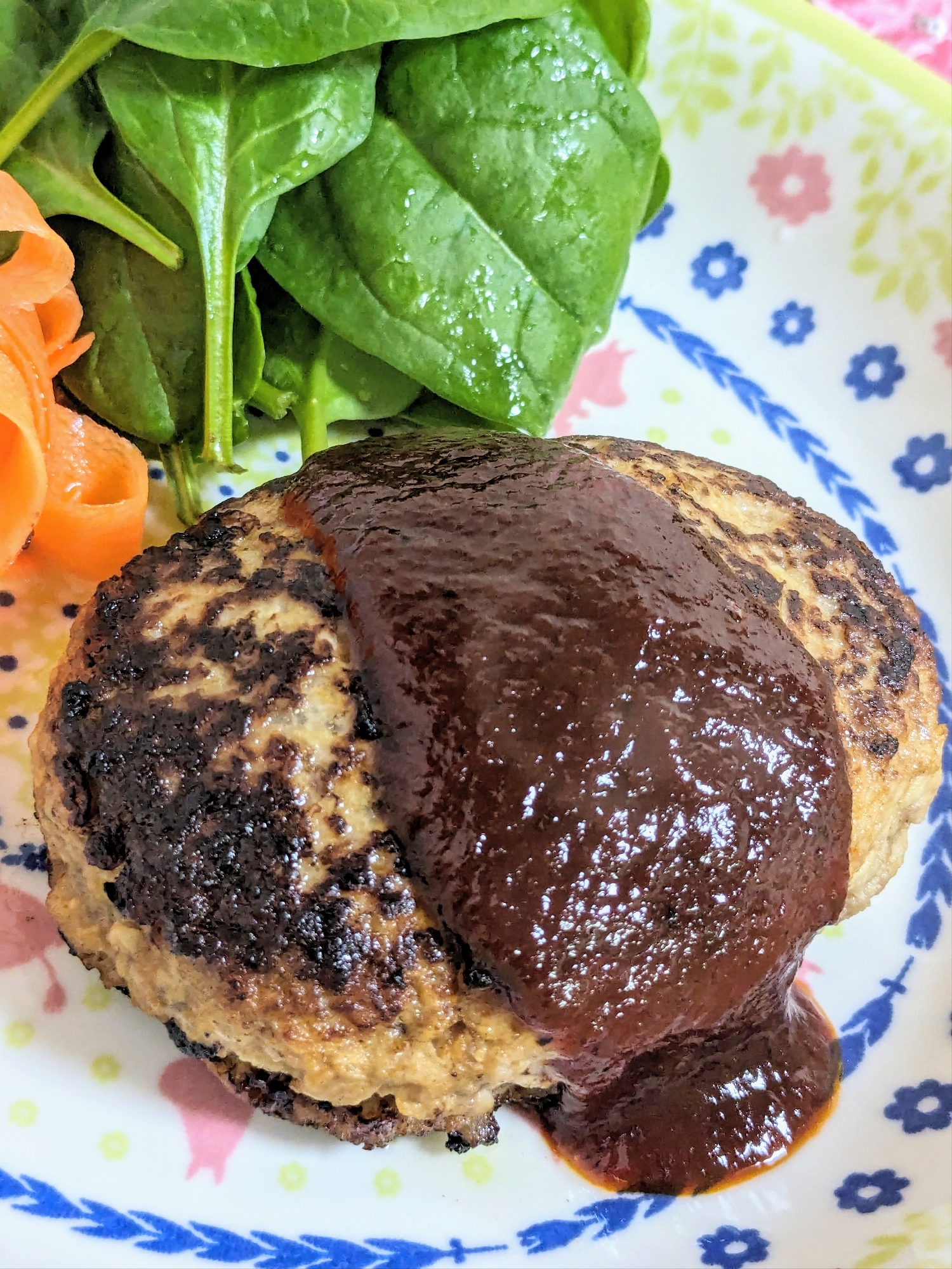 ふわふわ！肉汁たっぷりチーズハンバーグ