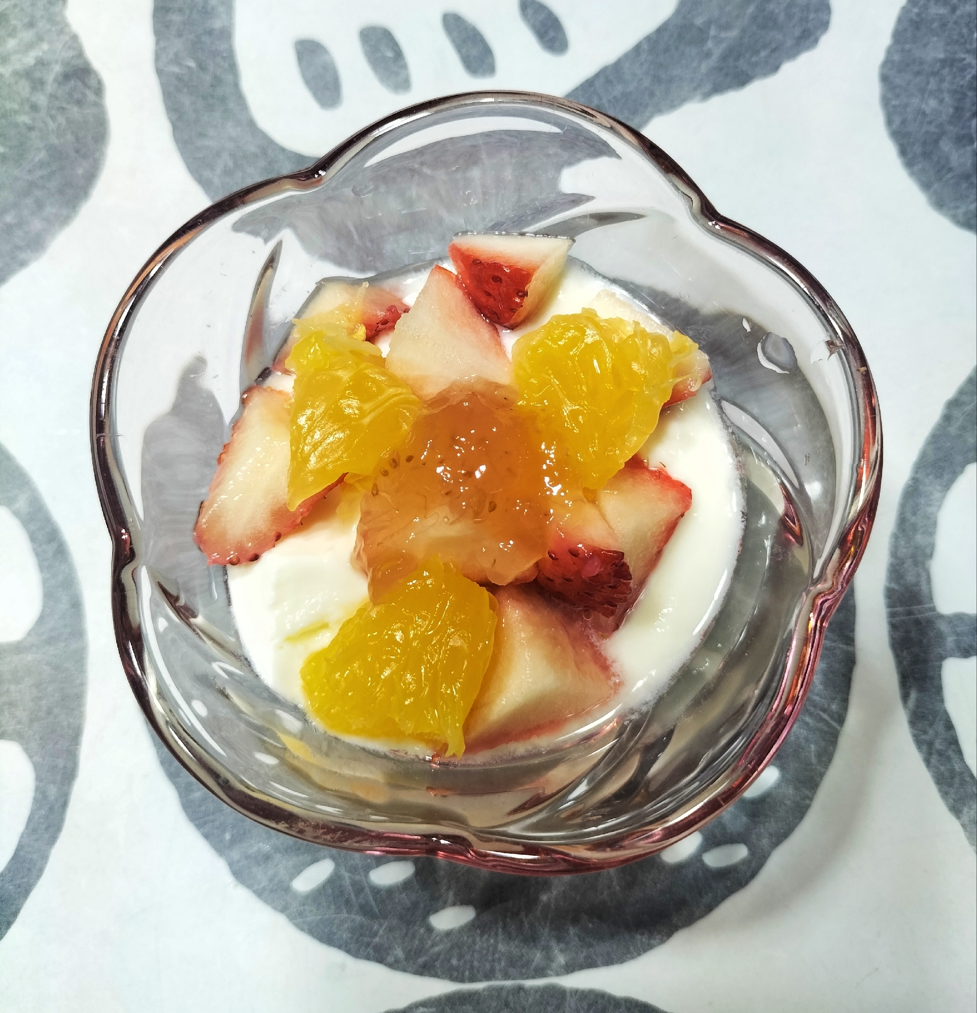 苺と伊予柑のヨーグルト