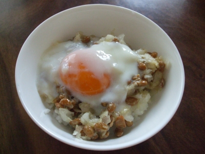 大根おろしで納豆がサッパリ食べられますね～♫
とろとろの温泉卵も美味しいです♡
ごちそうさまでした＾＾