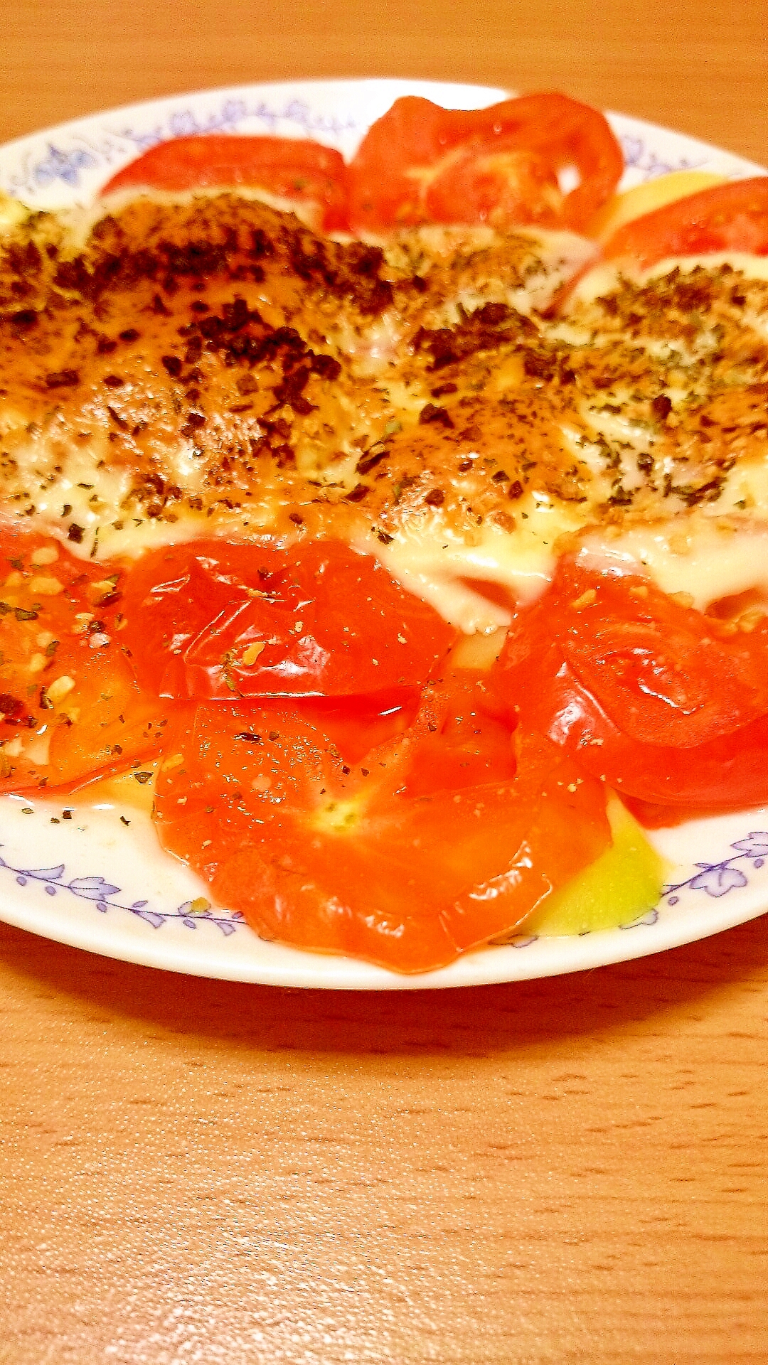火を使わない！焼きトマトとポテトのチーズのせ