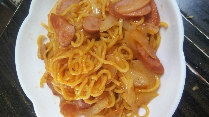 焼そば麺でナポリタン