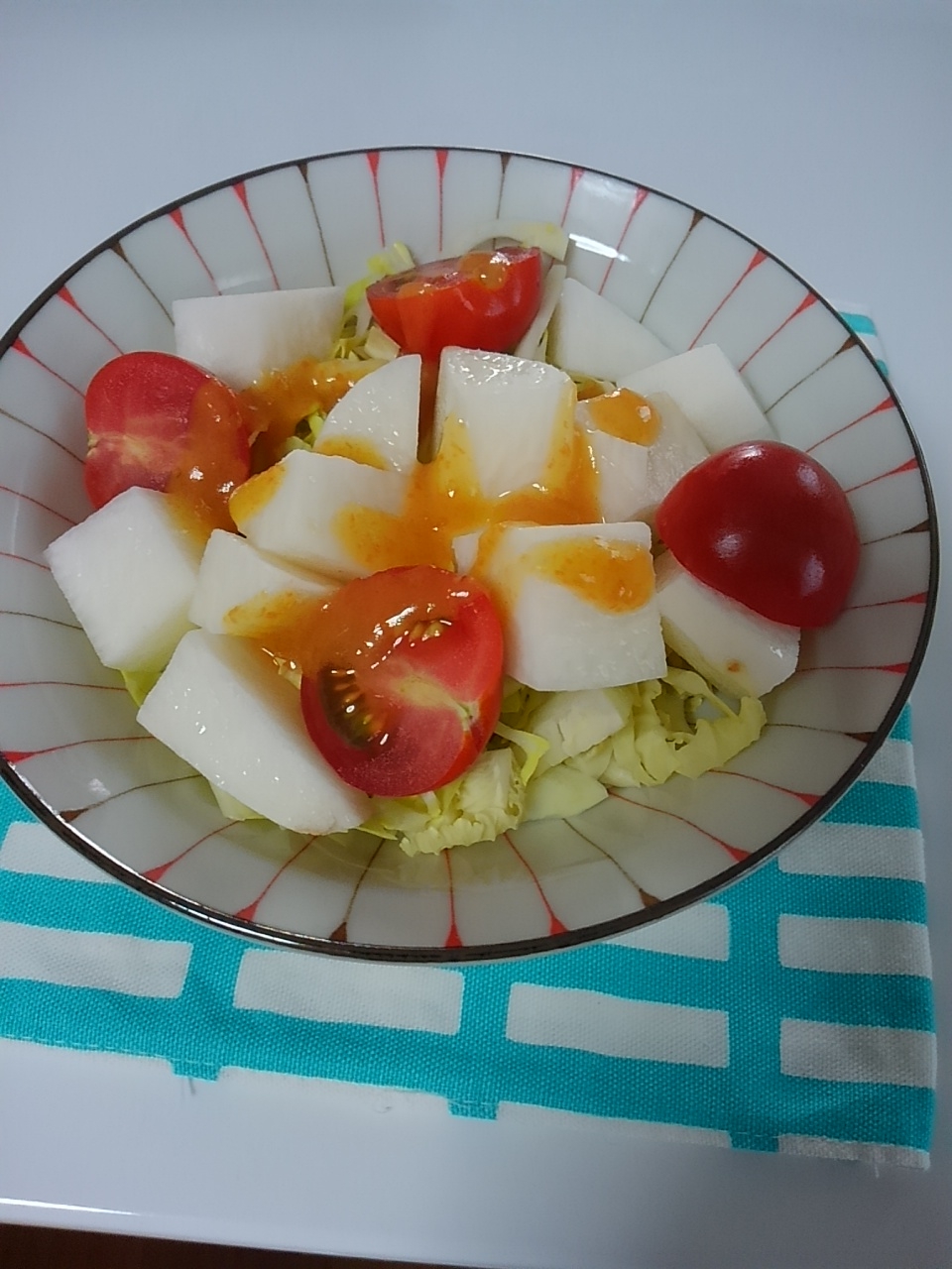 山芋トマトの サイコロ サラダ