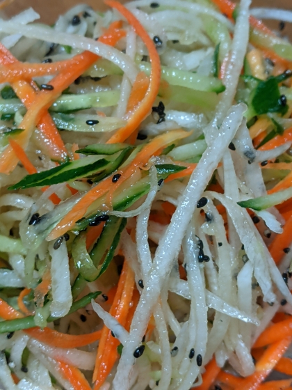 きゅうり大根の麺つゆでナムル風サラダ