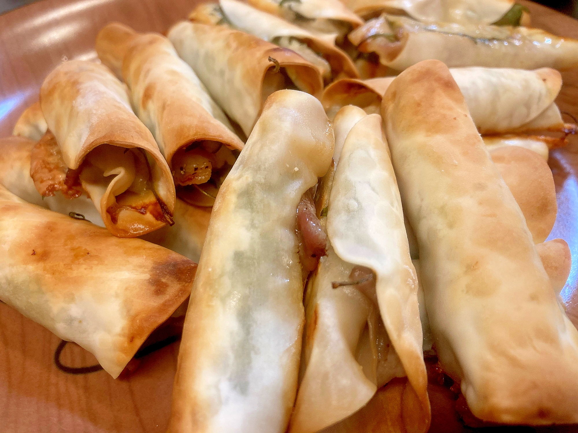 餃子の皮で 豚肉大葉チーズの簡単絶品パリパリ巻き レシピ 作り方 By ゆずジャムおばさん 楽天レシピ 餃子の皮で 豚肉大葉チーズの簡単絶品パリパリ巻き レシピ 作り方 By ゆずジャムおばさん 楽天レシピ