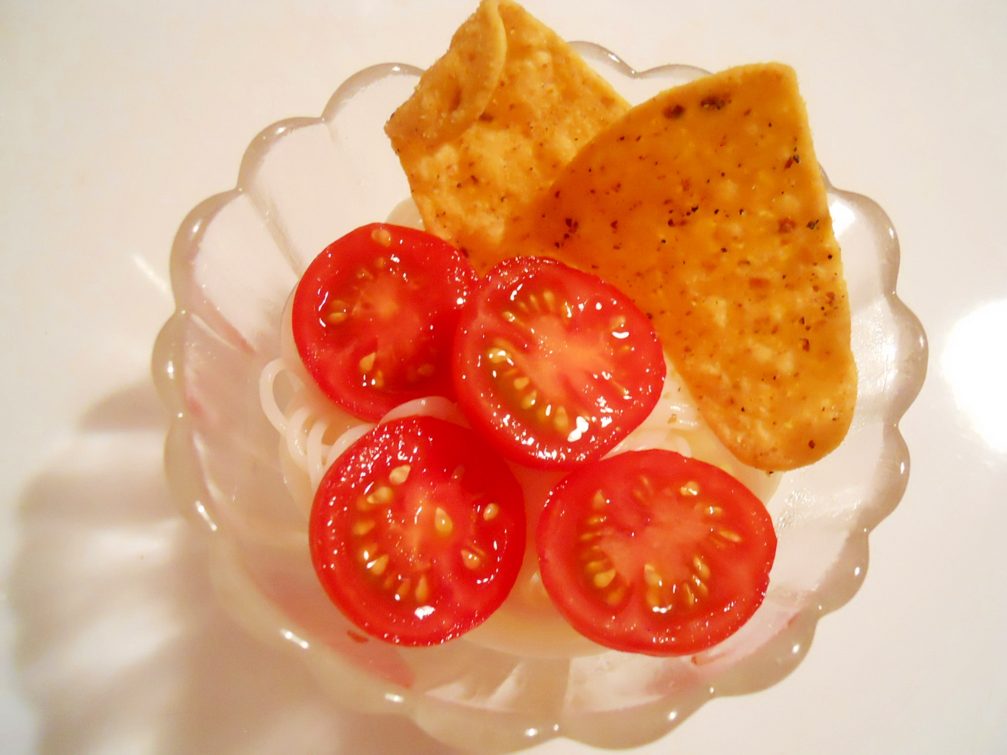 小鉢に☆トマトとドリトスで♪　イタリアン素麺