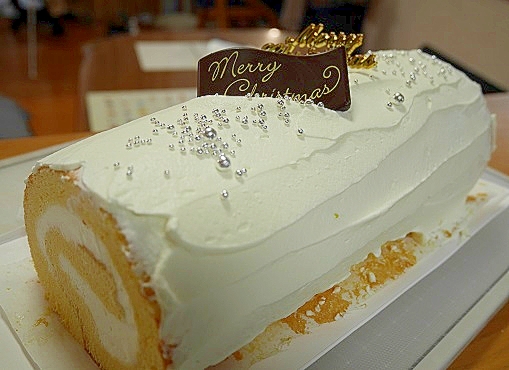 ホワイトクリスマスロールケーキ レシピ 作り方 By よっちごはん 楽天レシピ