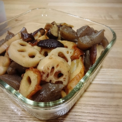 黄金比でちくわとレンコンこんにゃくの煮物