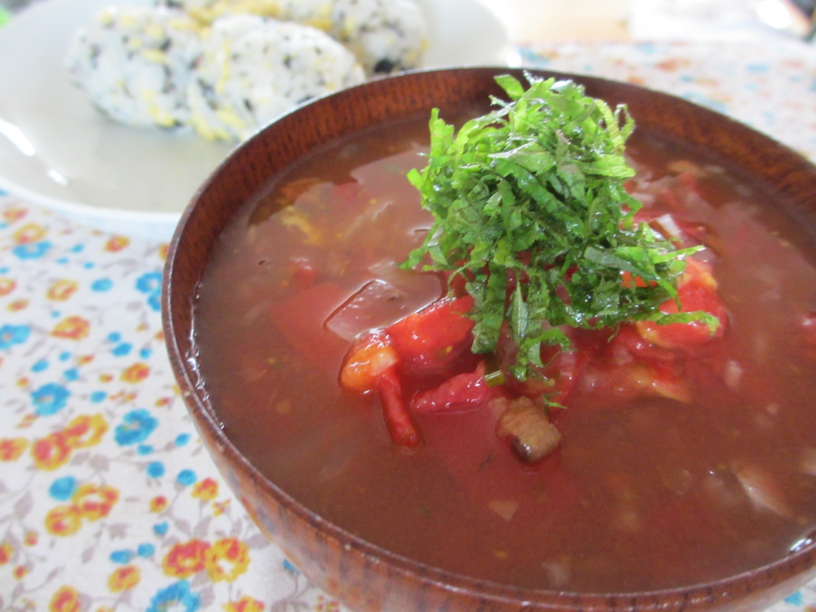 トマトの塩昆布さっと蒸し煮