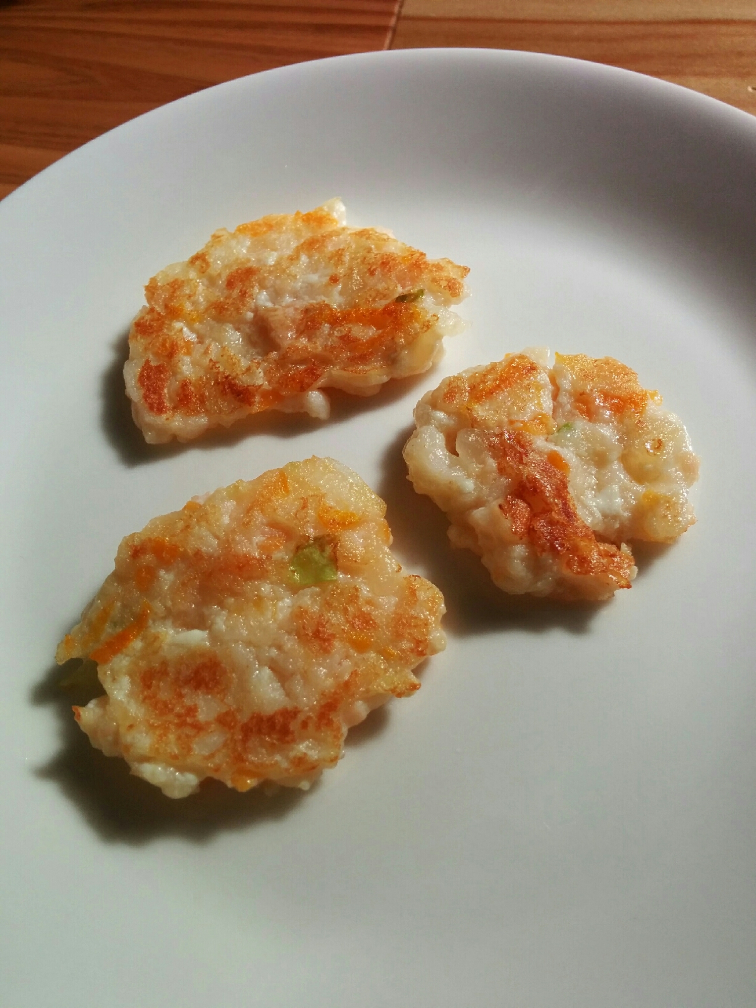 はんぺんと鮭のふわふわ豆腐ハンバーグ【離乳食に】