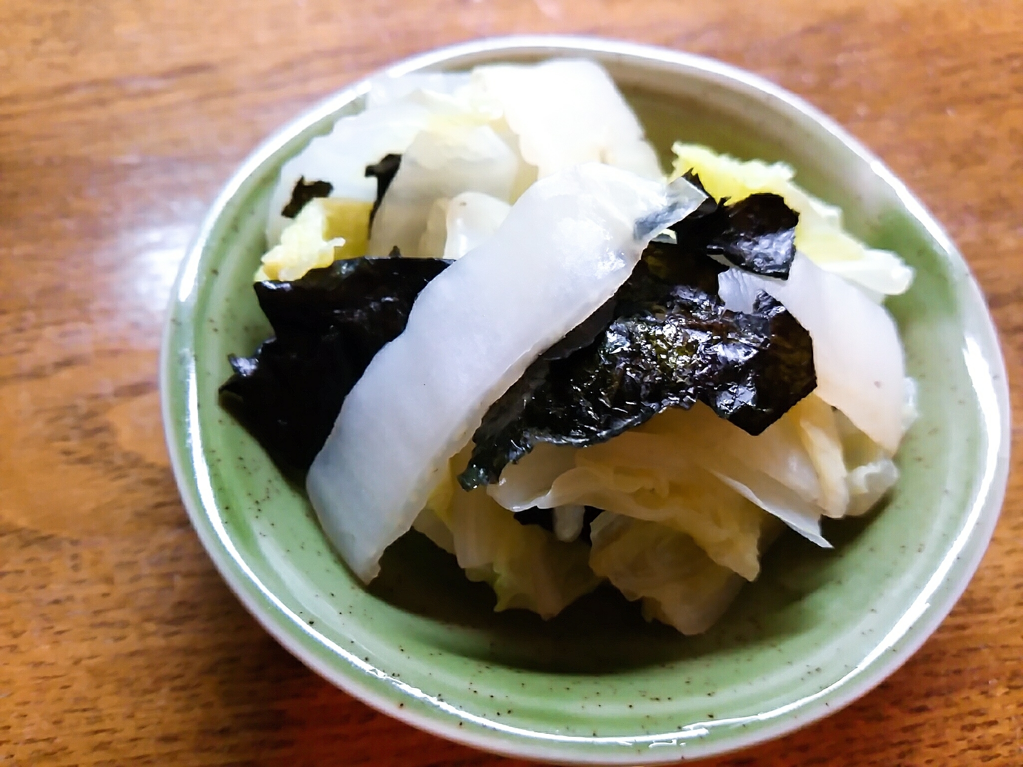 白菜と味付け海苔の和え物