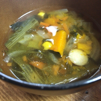 緑黄色野菜のコーンスープ