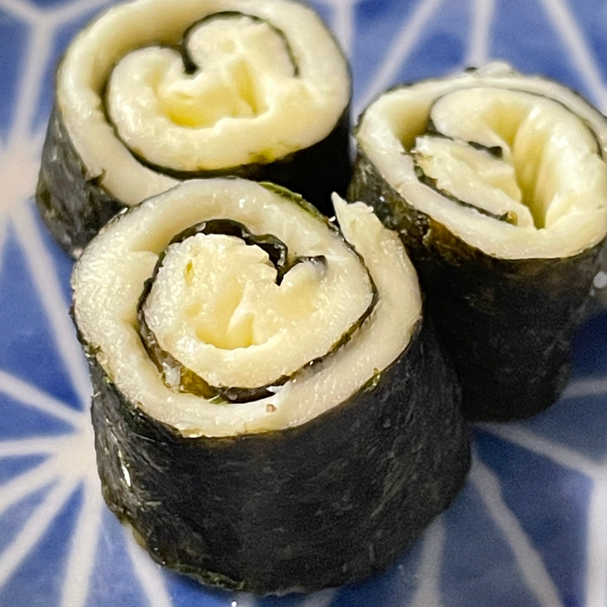 簡単おつまみ♡ぐるぐるのりチー