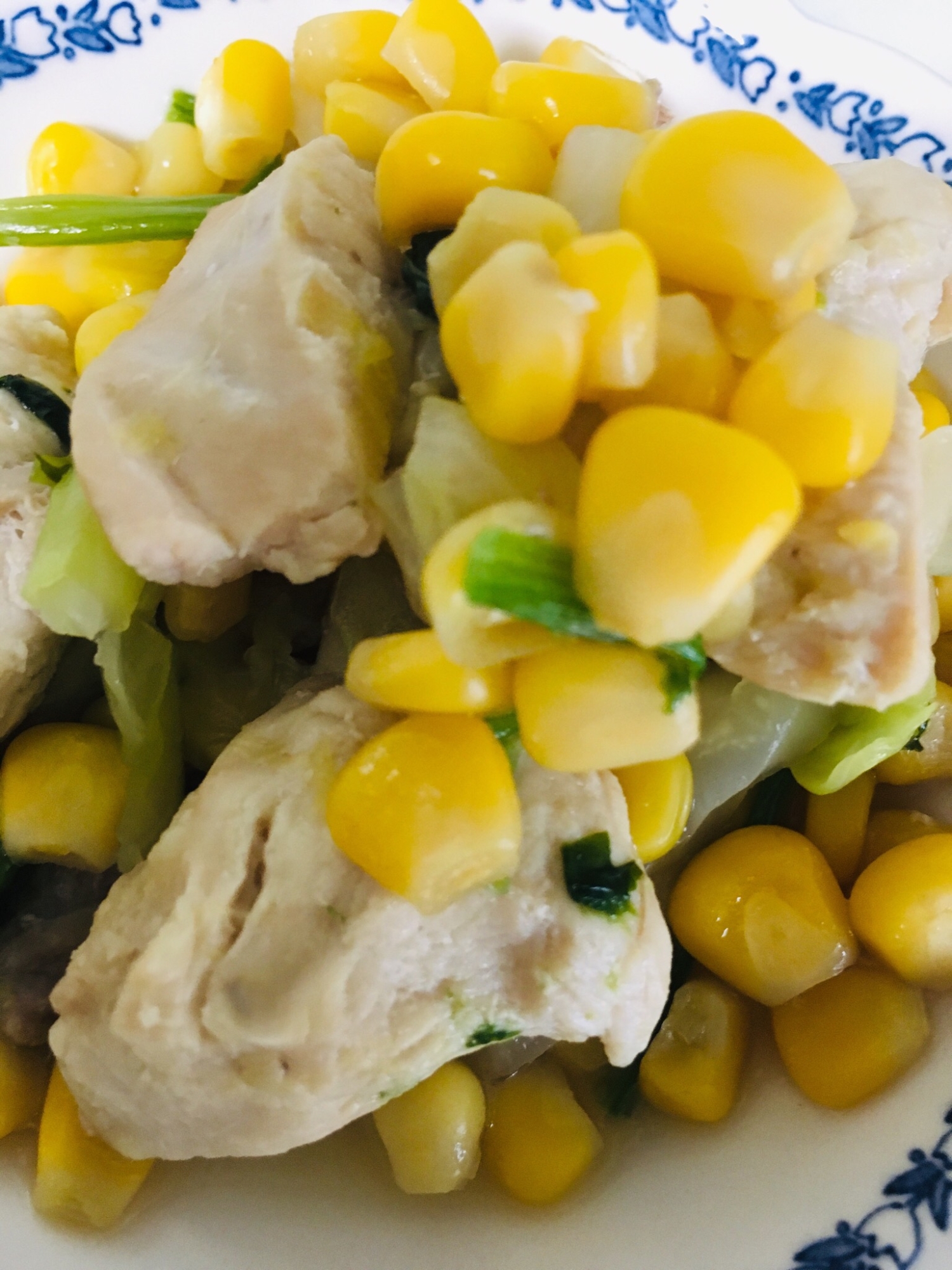 コーンと鶏胸肉の炒め物