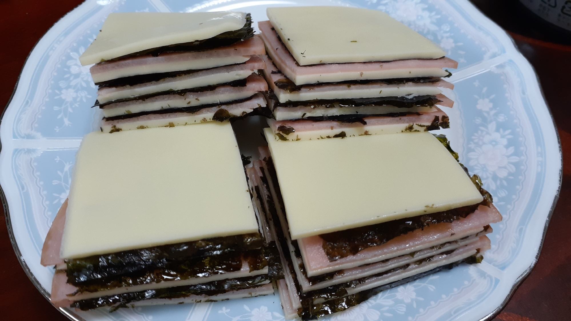 モッツァレラスライスチーズとハムと韓国海苔のサンド レシピ 作り方 By ゆーみん8 お休み中です 楽天レシピ