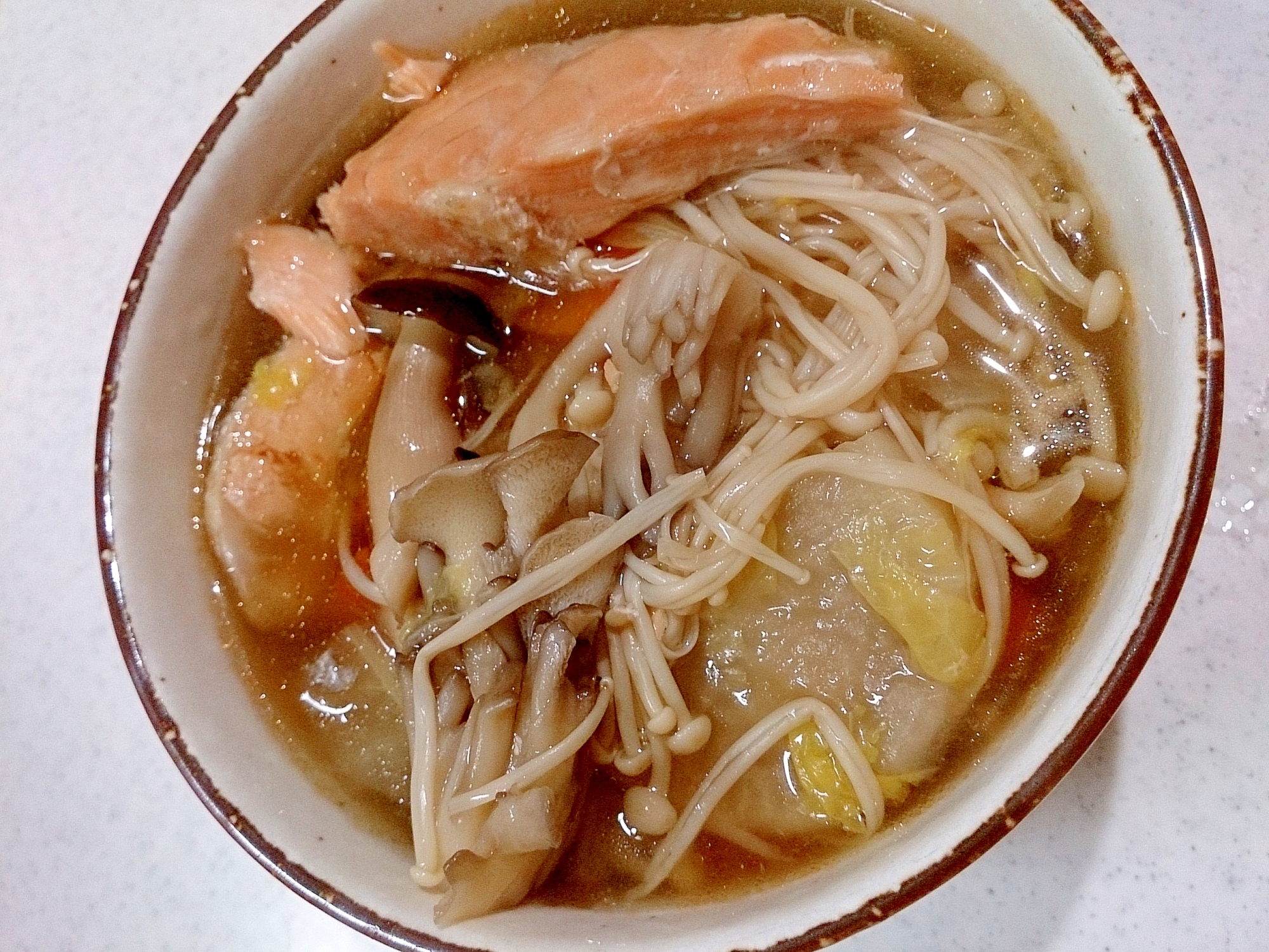 ヤマサちゃんこ鍋つゆ鶏塩だしの鮭と野菜のスープ レシピ 作り方 By Hideok8 楽天レシピ