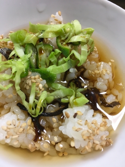 青菜の漬物（広島菜）と塩昆布とごまのお茶漬け