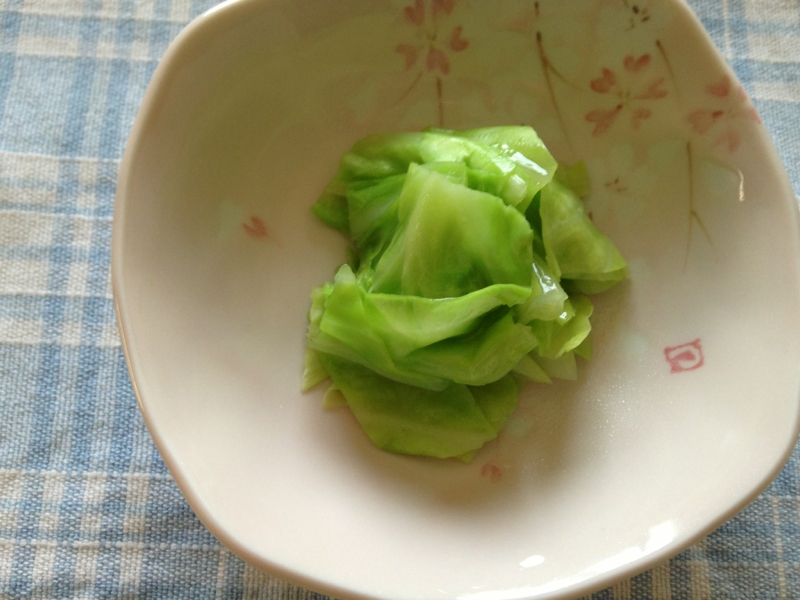 キャベツの昆布茶もみ