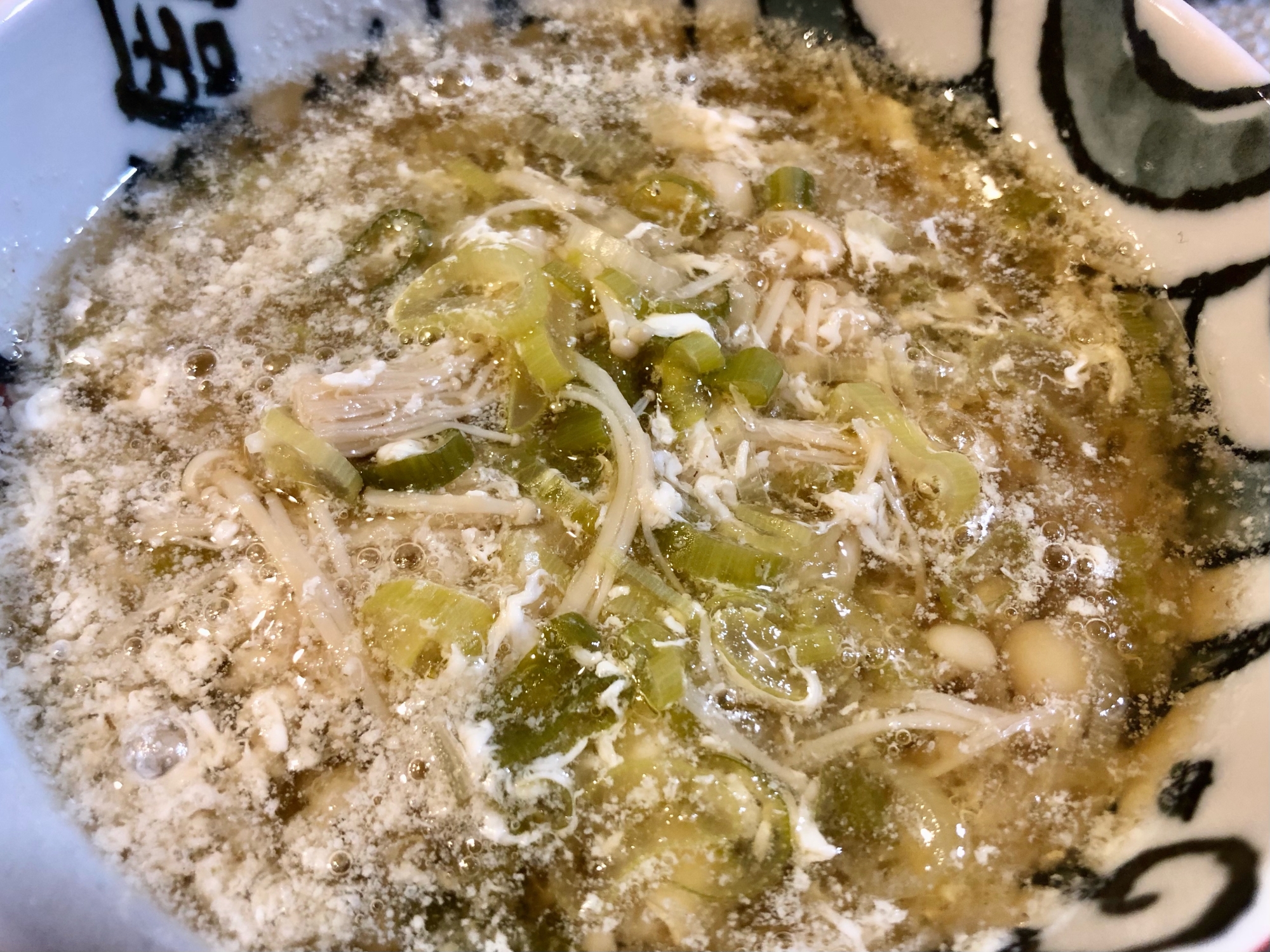 簡単副菜♫ネギとえのきのぽかぽか柚子胡椒スープ