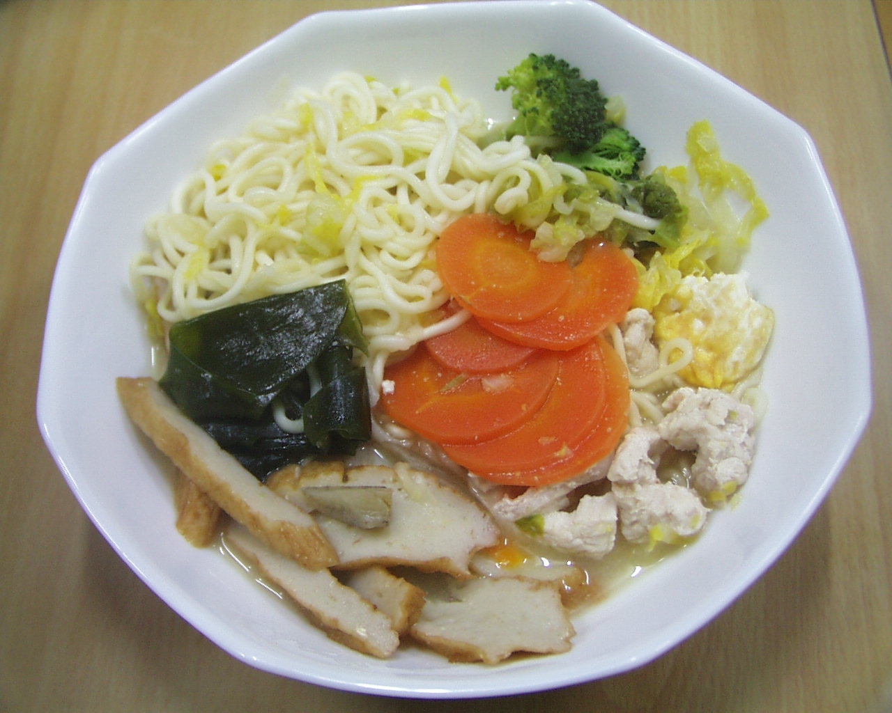 鶏肉ごぼてん野菜ラーメン