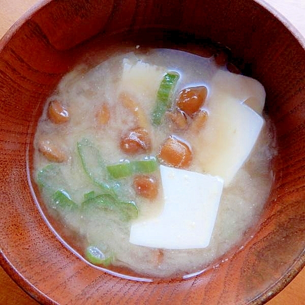 5分!ヘルシー❤なめこの味噌汁♪(豆腐、ネギ)