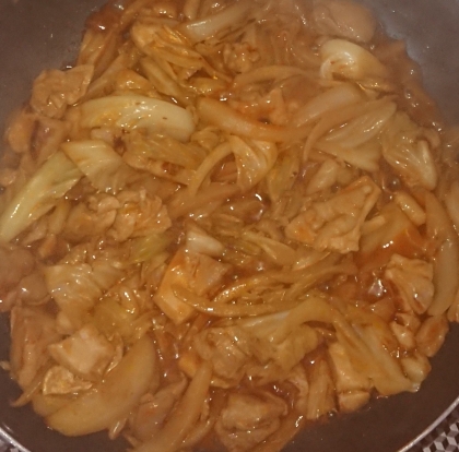 キムチ鍋の素で、鶏肉煮込み
