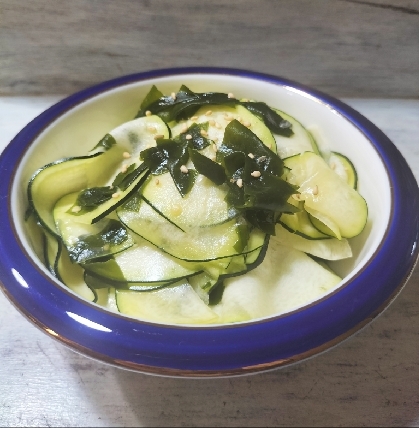 やみつき食感♡ズッキーニとわかめのピリ辛ナムル