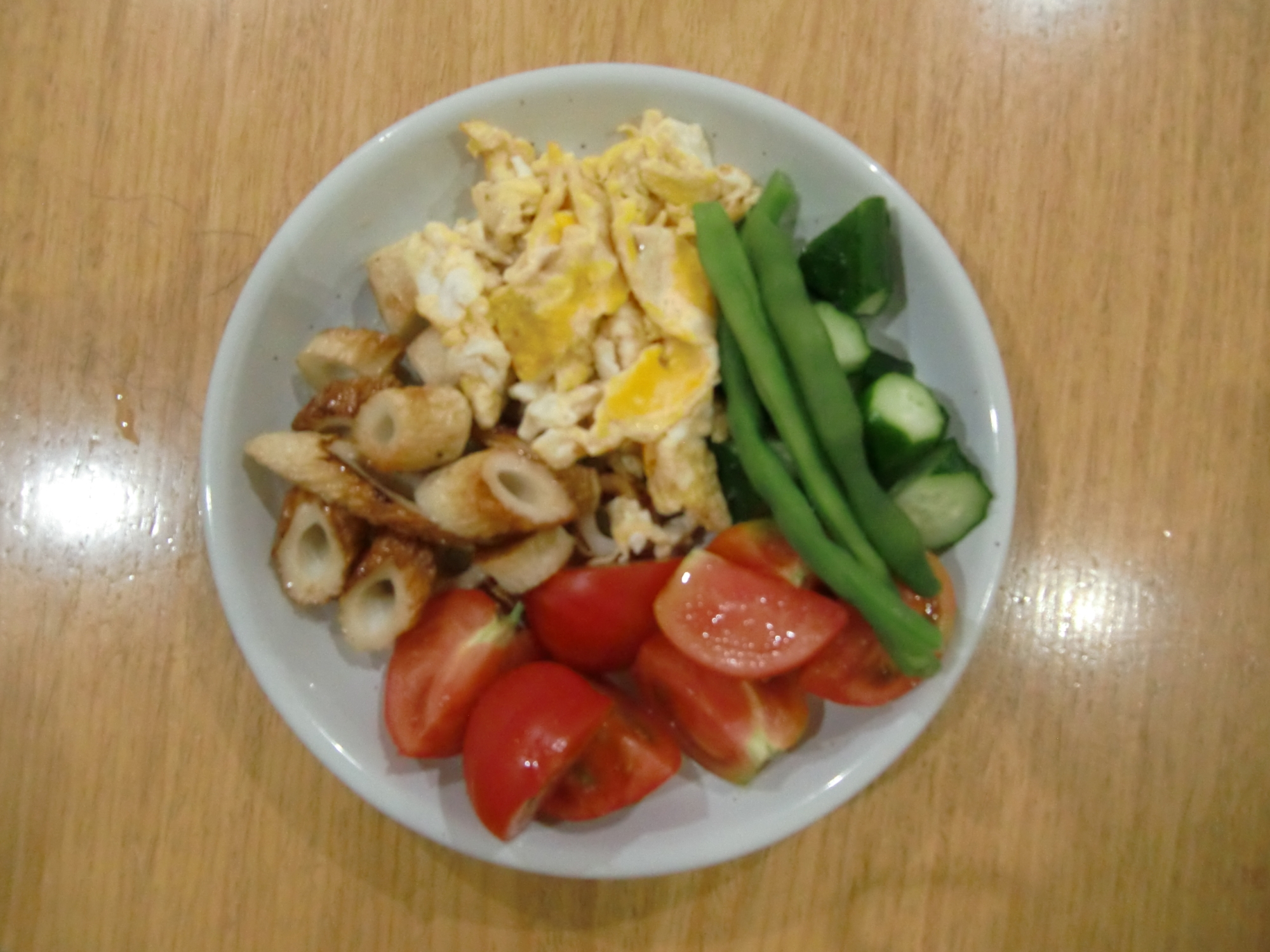 いり卵と竹輪野菜の朝食プレート